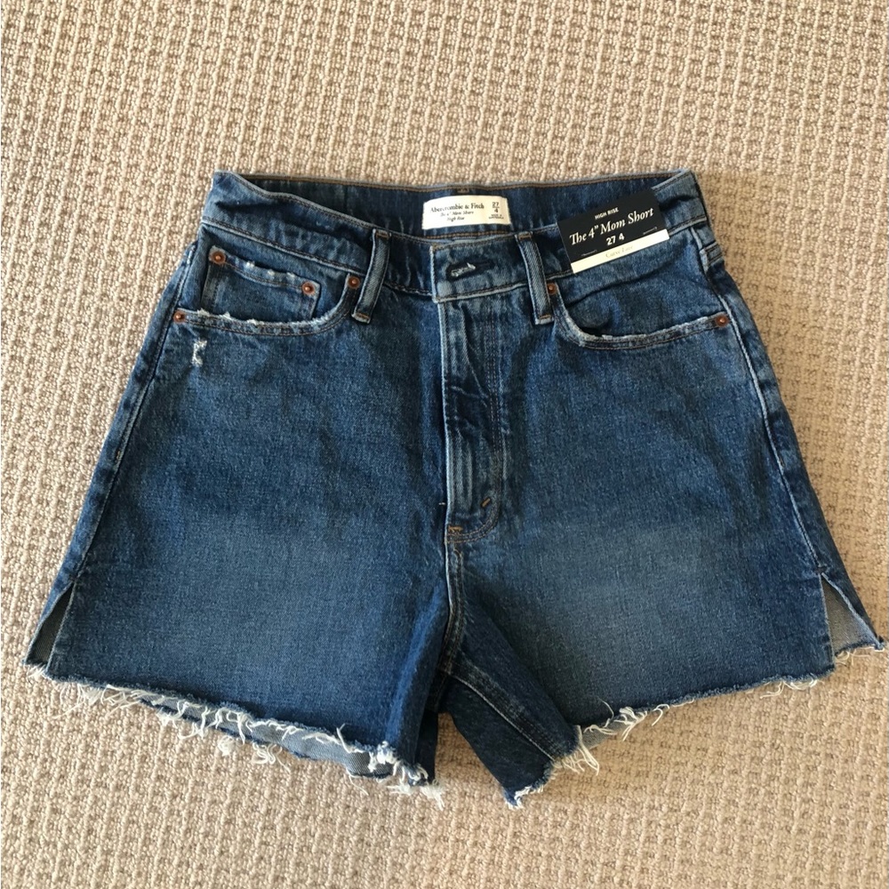 Abercrombie Curve Love 4 inch Mom Shorts